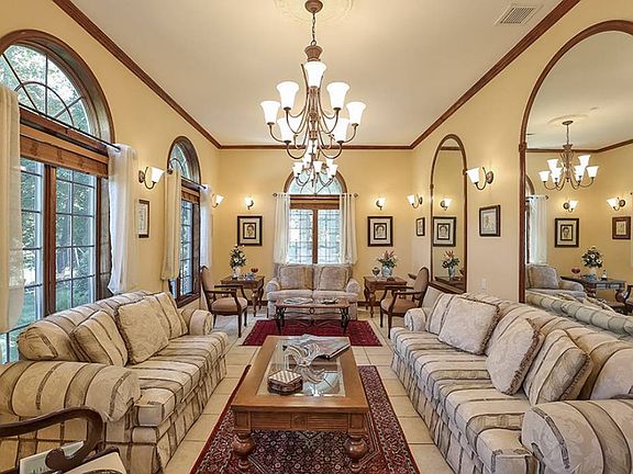 5th image of 49 Mahopac Ave