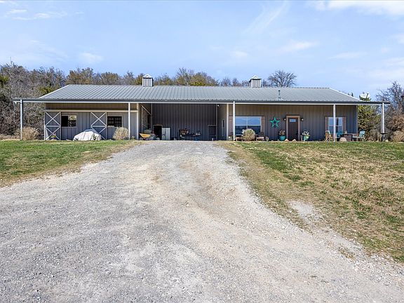 5th image of 920 Horsemans Dr