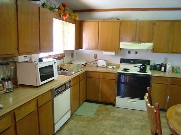 Lots of Cabinet Space