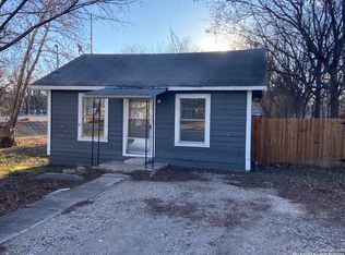 100 Carmichael St, Kerrville, TX 78028