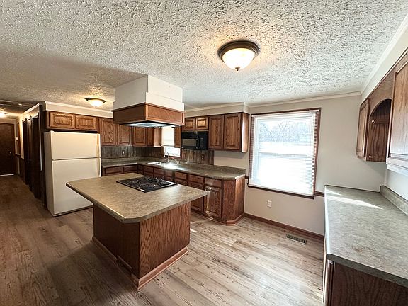 3rd image of 4625 Grassy Ln