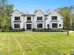 559 Stellman Dr, River Vale, NJ 07675