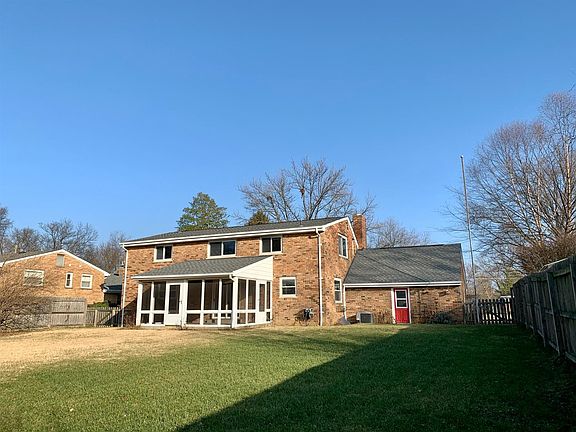 2nd image of 8137 Lancewood Ct