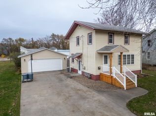 407 N Jefferson St, Abingdon, IL 61410