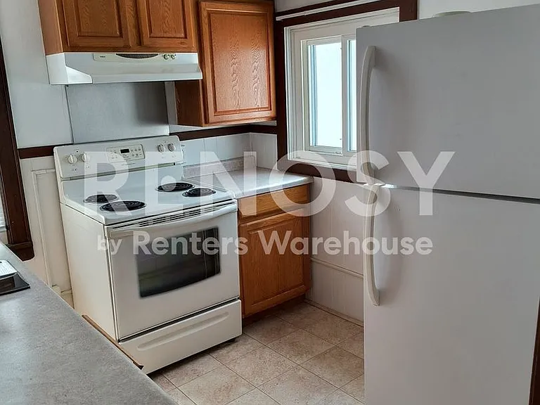275 Maryland Ave W — Photo 5