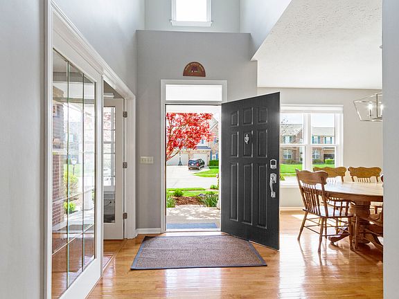3rd image of 12 Rockrose Ct
