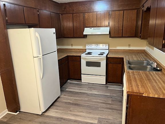 5th image of 1100 Pineland Ave APT 10D