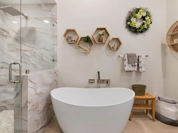 265 Desert Falls Dr E, Palm Desert, CA 92211