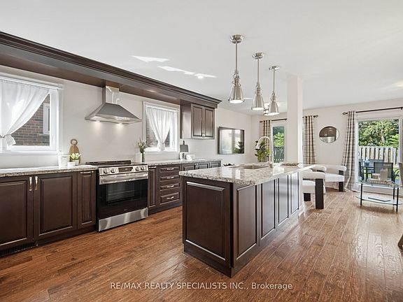 4th image of 1106 Highgate Pl