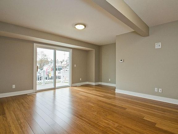 3rd image of 1771 Knapp St NE
