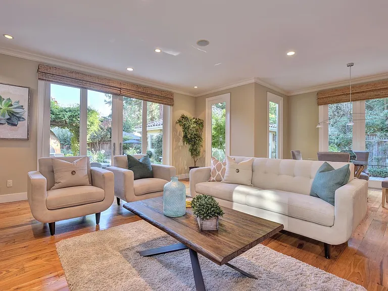 1190 Willow Glen Way — Photo 9
