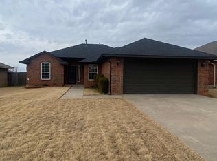 2331 Apple Way, Midwest City, OK 73130