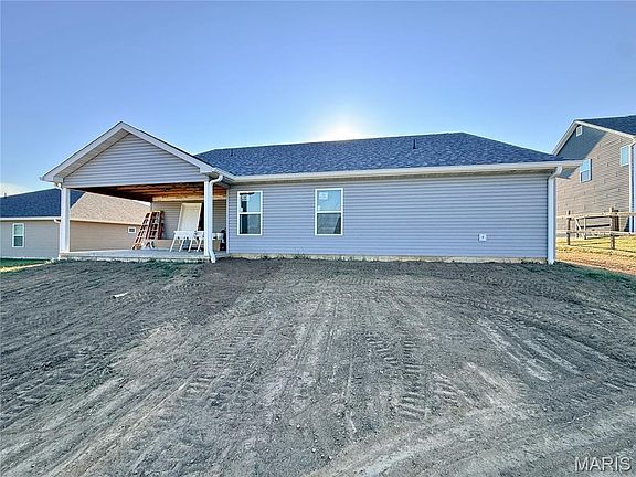 5th image of 239 Sycamore Rd