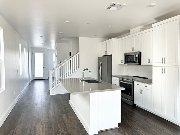 4th image of 1620 Tecado Dr
