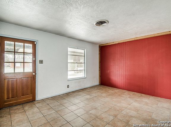 4th image of 5219 Cinderella St