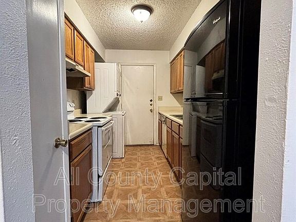 4th image of 249 Craddock Ave Unit D