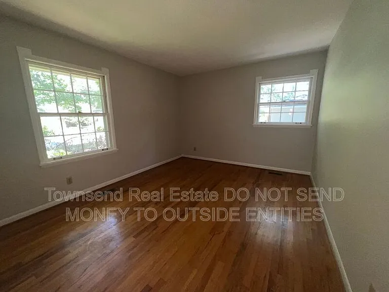 2904 Collingwood St — Photo 10