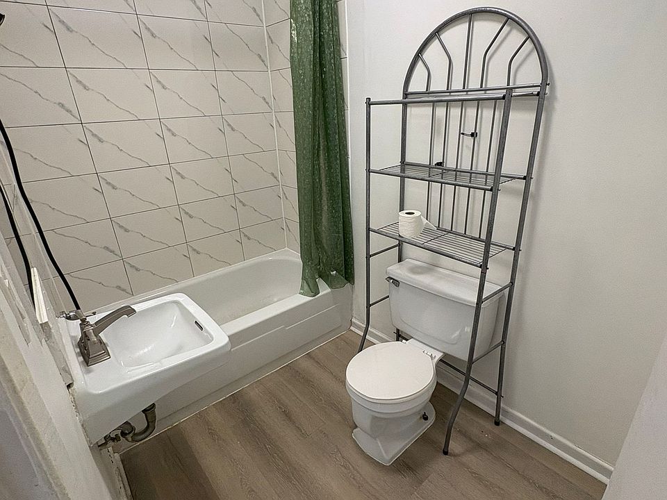 2nd image of 533 Church St #4