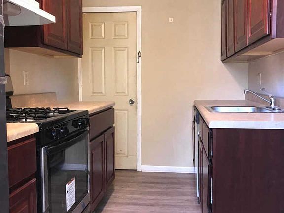 3rd image of 3827 Ann St