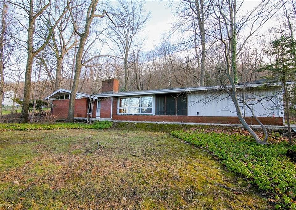 2nd image of 511 Acorn Dr