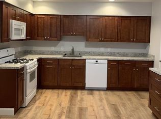 116 Washington St #1, Peabody, MA 01960