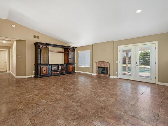 5th image of 78815 Nolan Cir