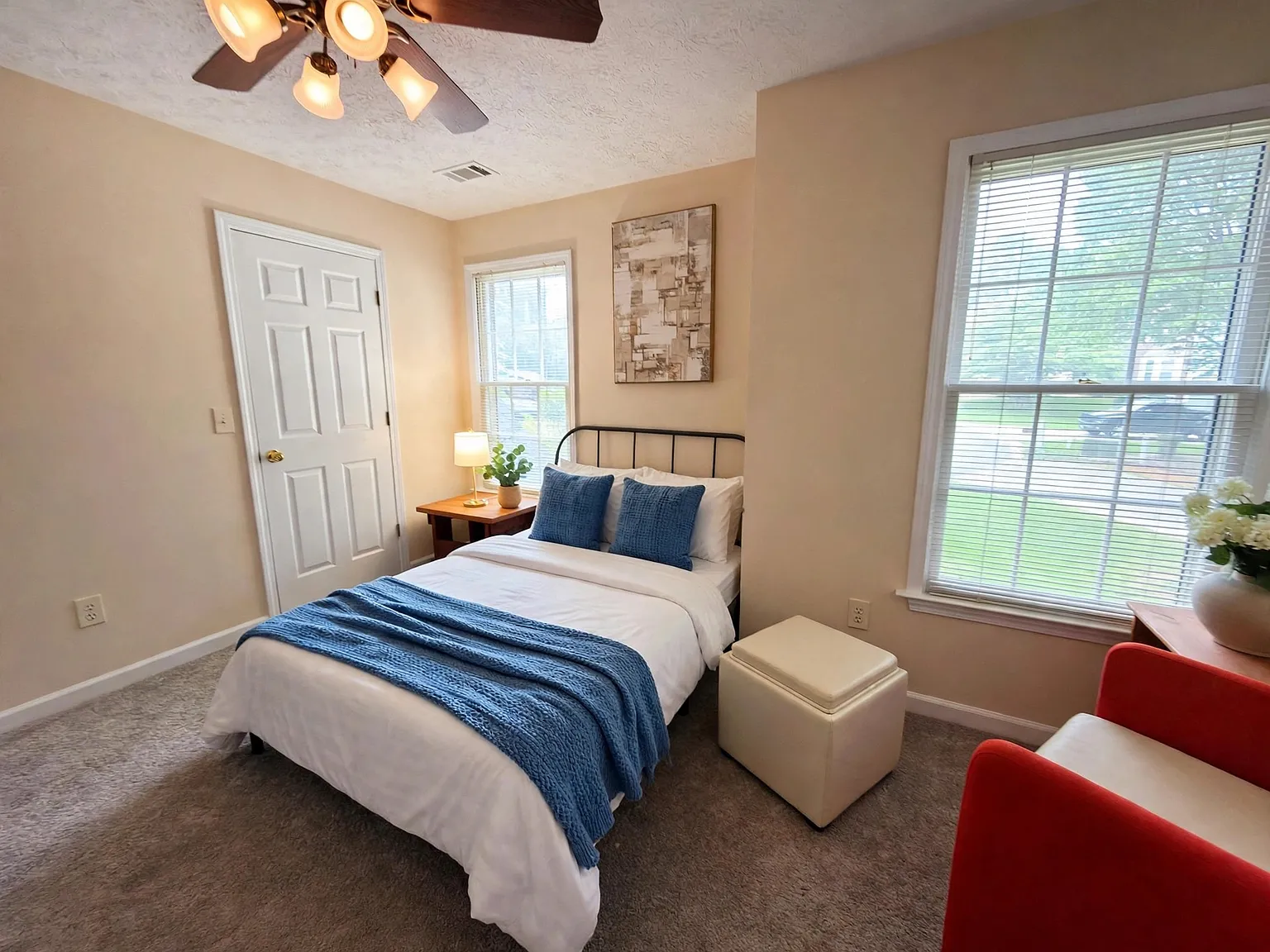 6 bed, 3536 sqft, $3,100 — Photo 1