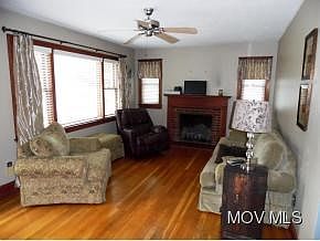 3rd image of 815 Colegate Dr