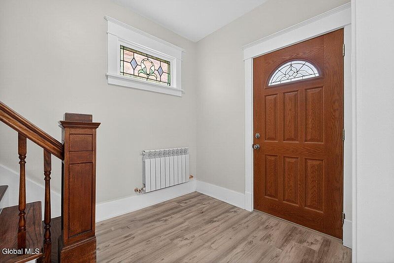 4th image of 41 Mereline Avenue