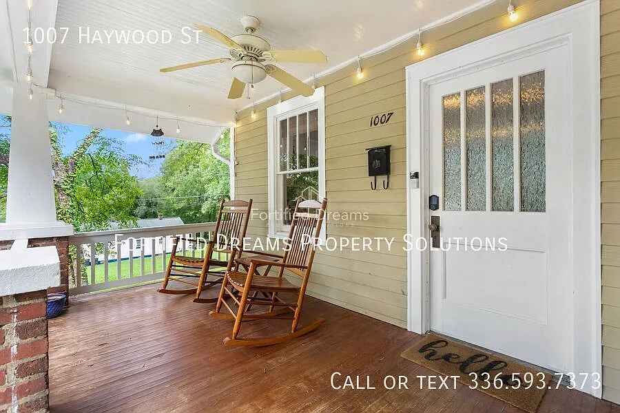 Charming Furnished Craftsman Bungalow, Rocking-Chair Porch, Near Downtown Greensboro & UNCG — Photo 4
