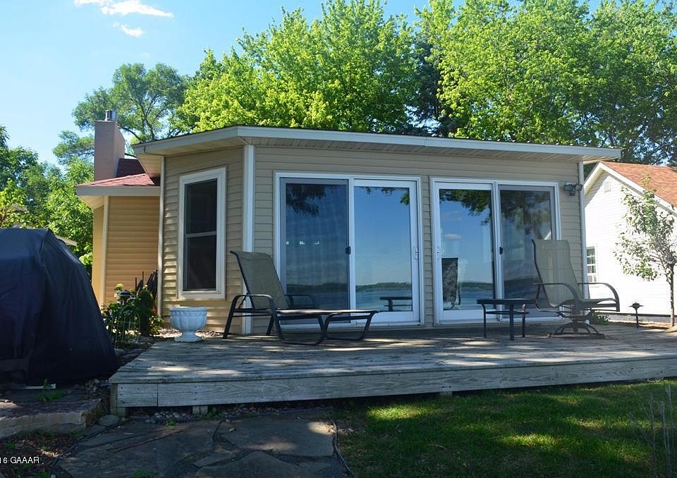 1st image of 20076 Sunnyview Dr
