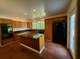 28 Montello St, Lewiston, ME 04240