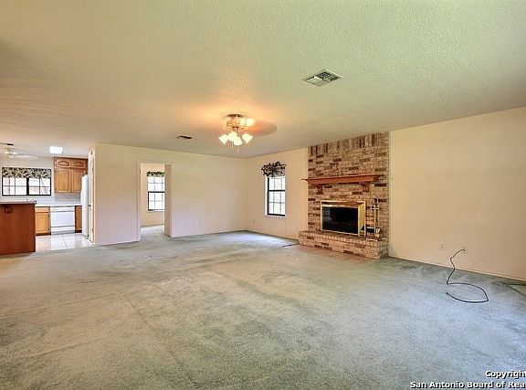 4th image of 507 Capote Oaks Dr