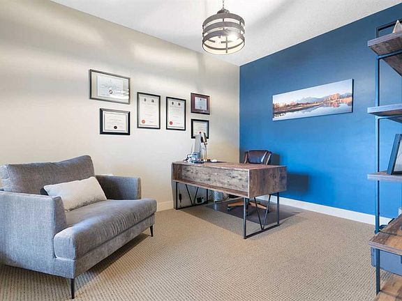 4th image of 102 Discovery Ridge Way SW