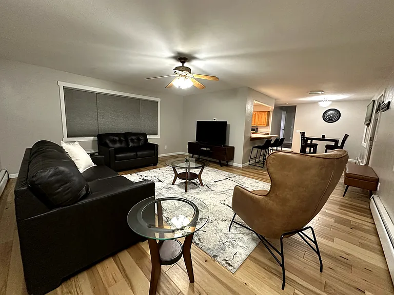 601 Parkhill Dr — Photo 7