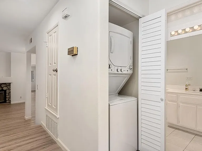 8182 Mainsail Dr #102 — Photo 6