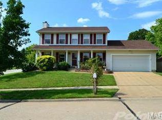 1037 Crestwood Ln, O'Fallon, MO 63366