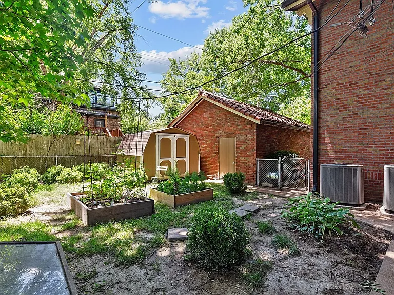 830 Purdue Ave — Photo 21