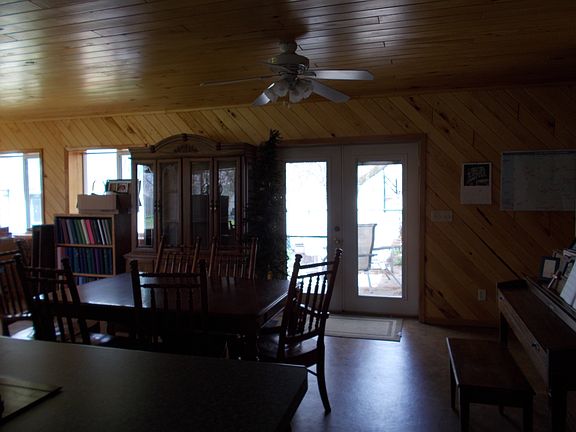 3rd image of 483 Paige Dr