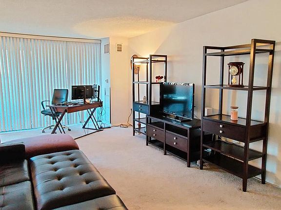 5th image of 250 S Reynolds St APT 502