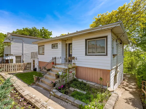73 Hillview Rd, Saint Catharines, ON L2S 1S8
