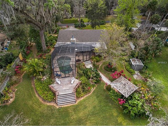 4th image of 827 Live Oak Ln