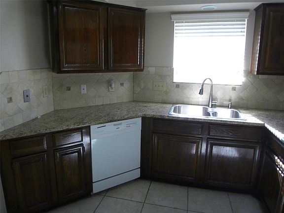 4th image of 946 Memorial Village Dr #31