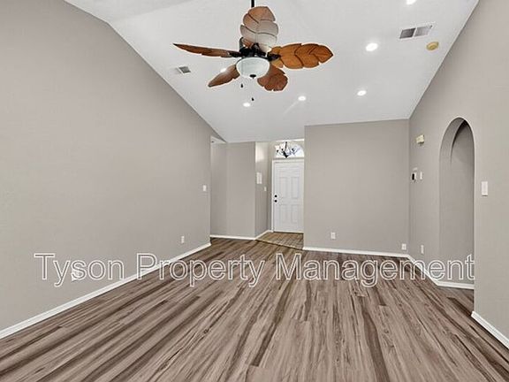 3rd image of 1409 Stoneway Dr NW
