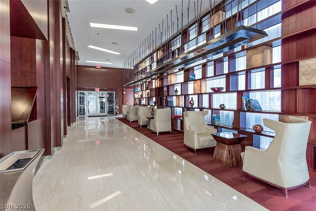 Panorama Towers — Photo 4