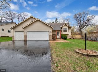 78 Maple Ln, Little Canada, MN 55117