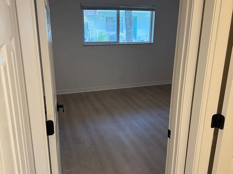 55 Vining Ct #104 — Photo 5