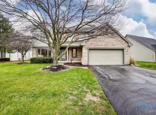 1735 Henthorne Dr, Maumee, OH 43537