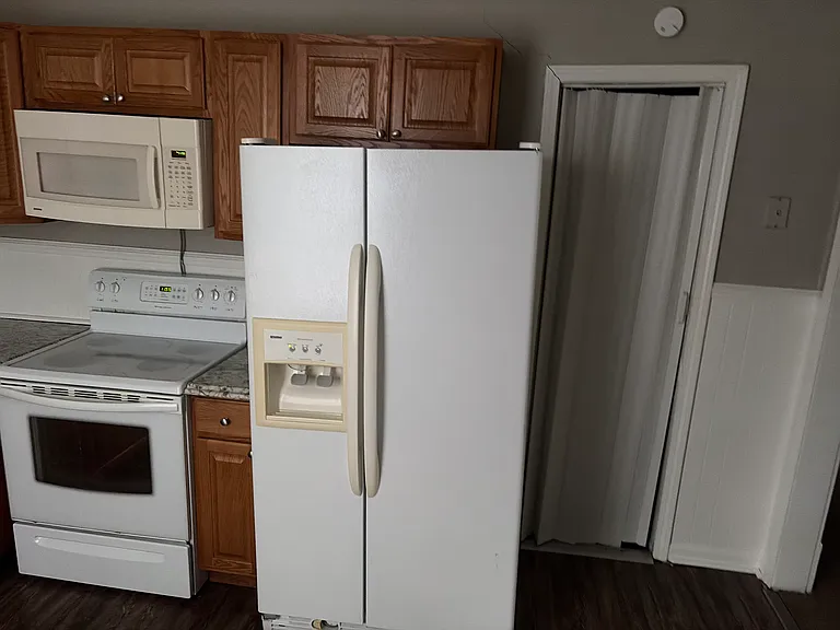 311 W Pierce St #A — Photo 10