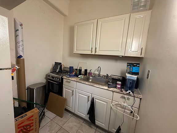 5th image of 30 Linden St #3R